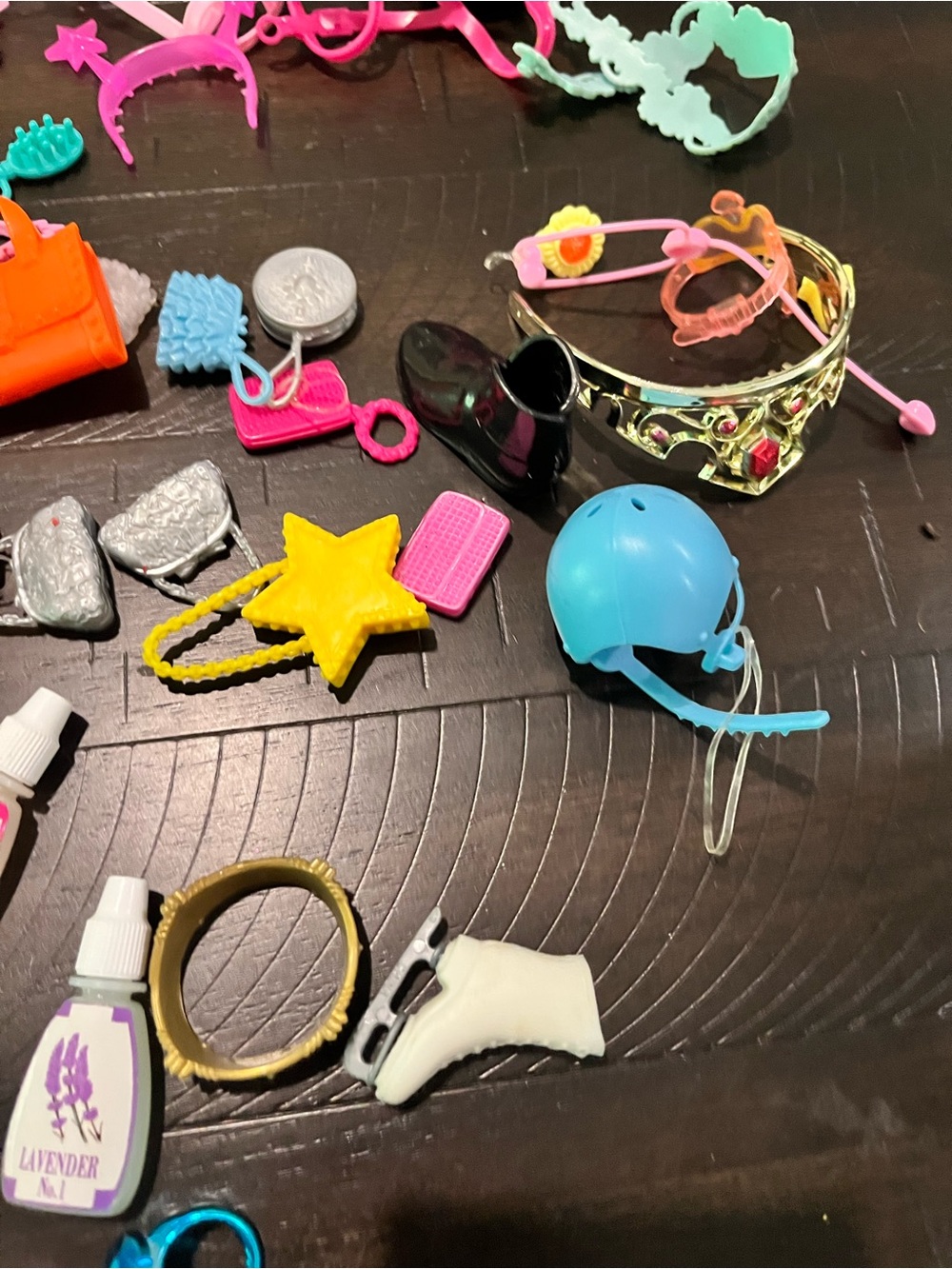 Assorted Barbie Doll Accessories lot Pet Doctor purses helmets skis more - Picture 7 of 9